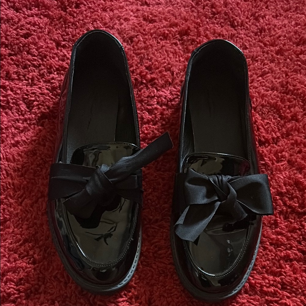 Elegant Black Loafers with Bow